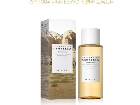 A toner for sensitive skin that naturally exfoliates without irritation by simply absorbing it daily, rather than removing highly irritating exfoliation such as scrubs made of sharp particles.